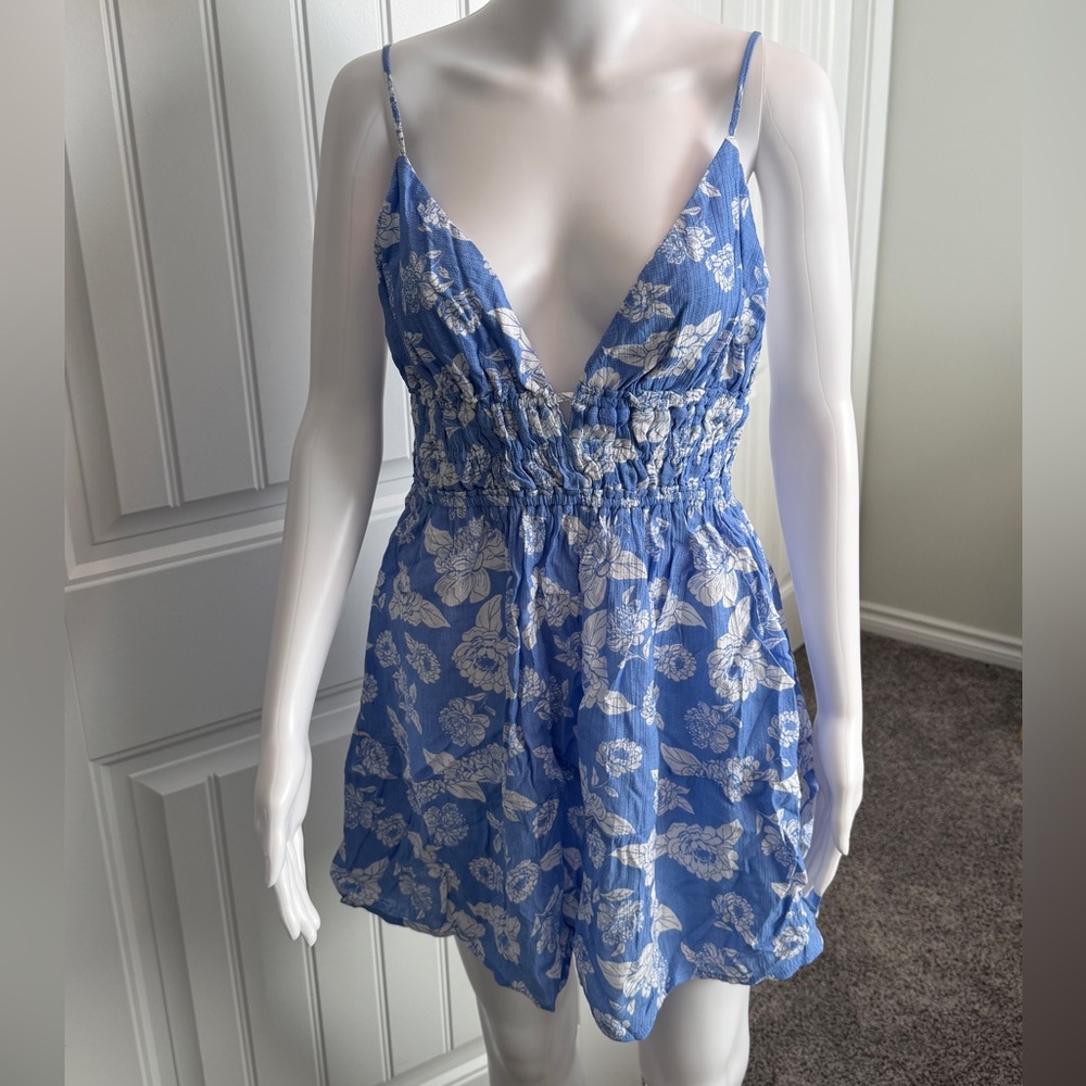 ✨Curated Vacation Capsule Wardrobe - Picture 10 of 15